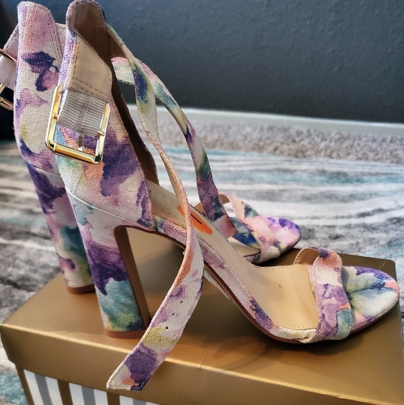 Multi-Color Heels - Picture 3 of 4